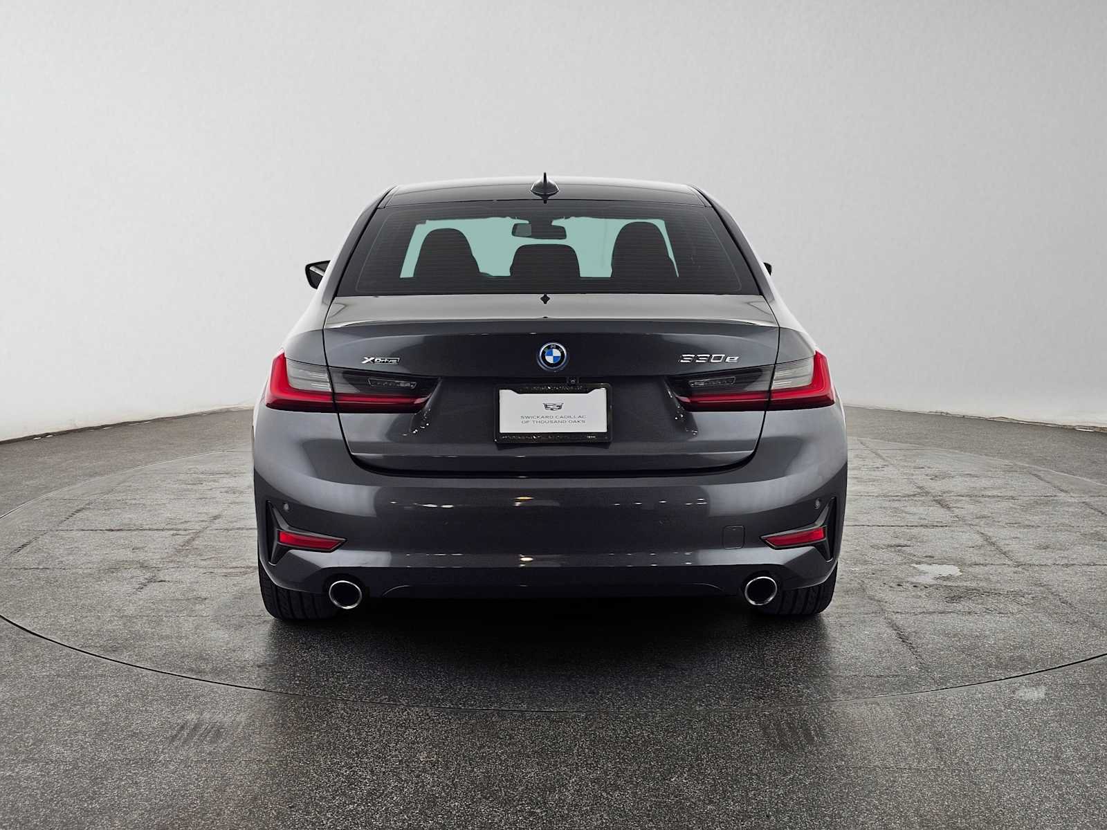 Used 2022 BMW 330e xDrive w/ Driving Assistance Package AWD/4WD image 4