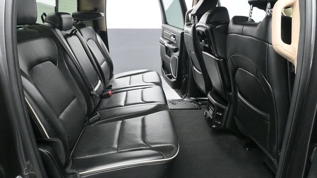 Used 2019 RAM 1500 Laramie AWD/4WD image 10
