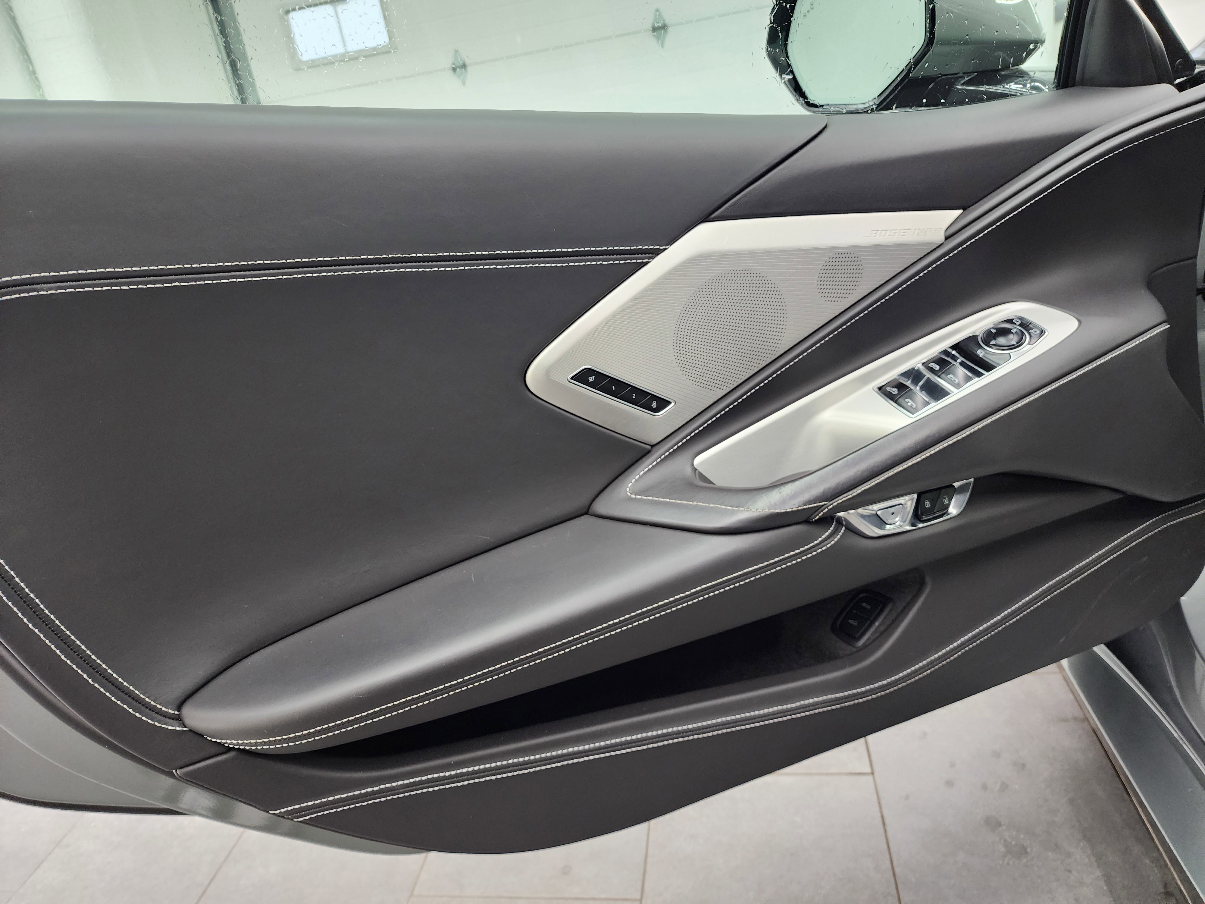 Used 2022 Chevrolet Corvette Stingray Premium Conv w/ Z51 Performance Package image 32