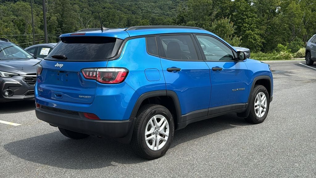 Used 2017 Jeep Compass Sport w/ Cold Weather Group AWD/4WD image 4