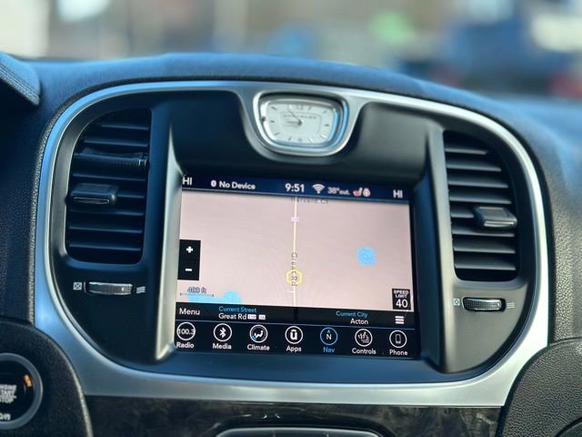 Used 2018 Chrysler 300 Limited w/ Safetytec Plus Group image 16