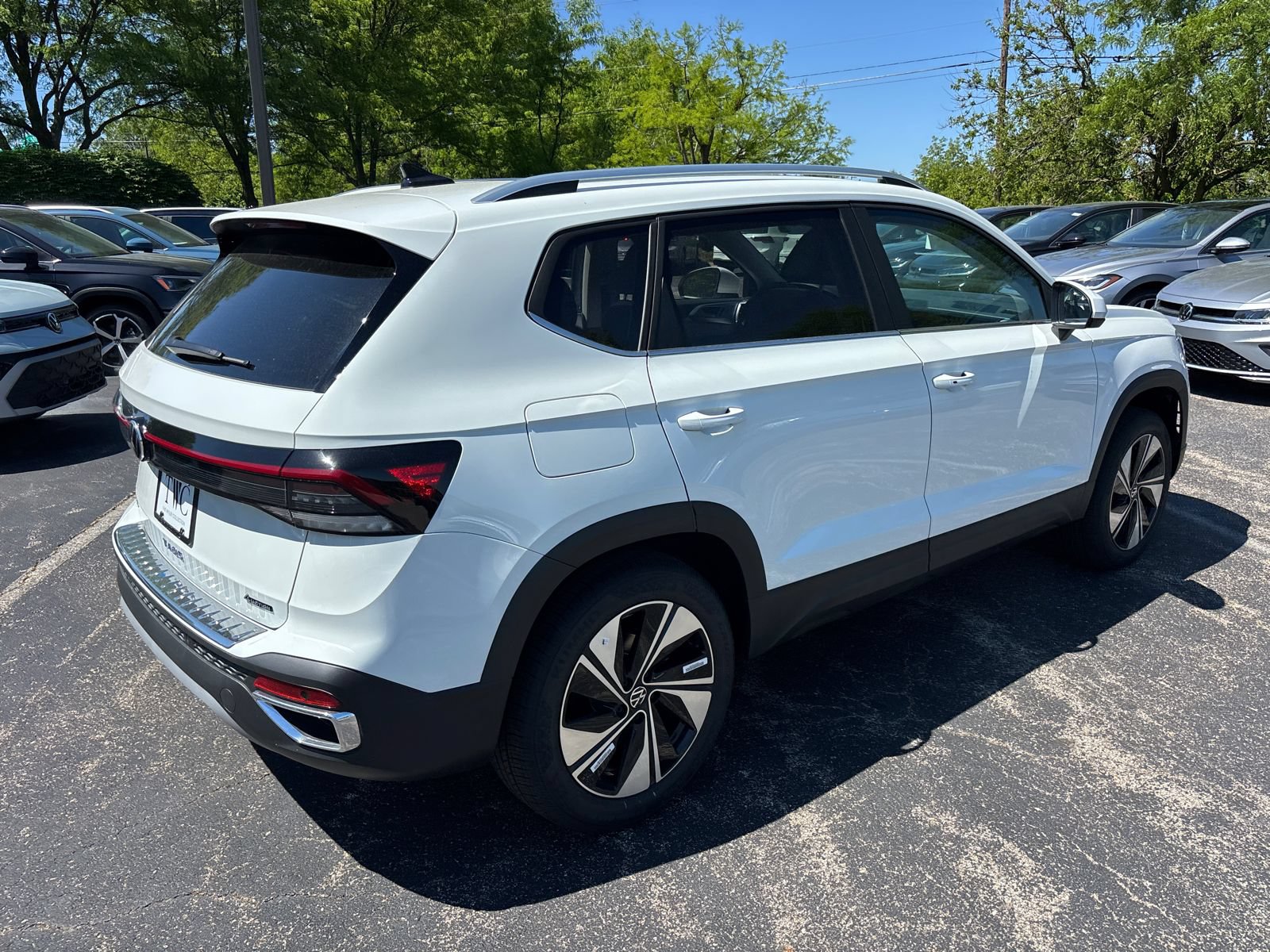 New 2026 Volkswagen Taos SE AWD/4WD image 5