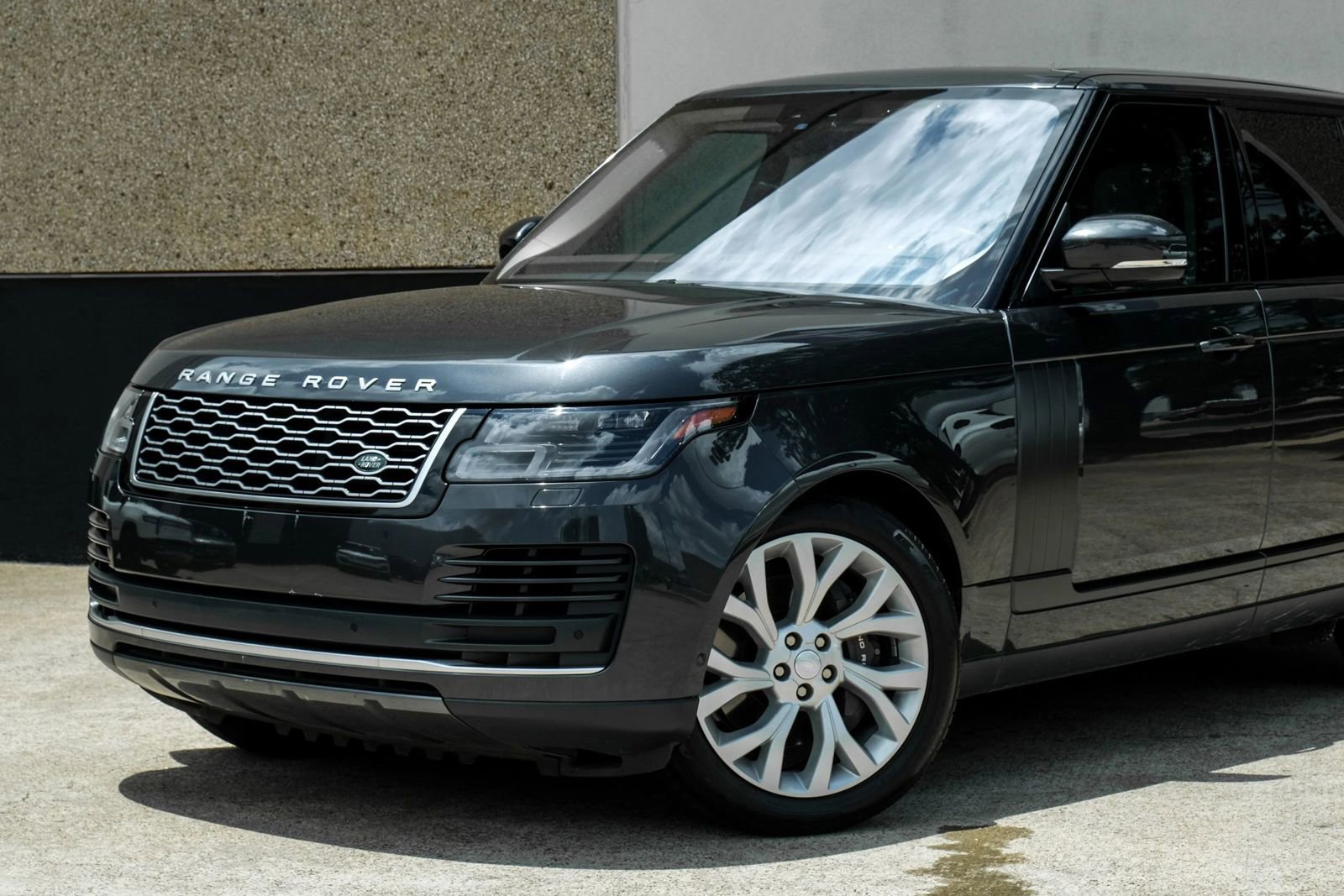 Used 2019 Land Rover Range Rover Supercharged AWD/4WD image 5