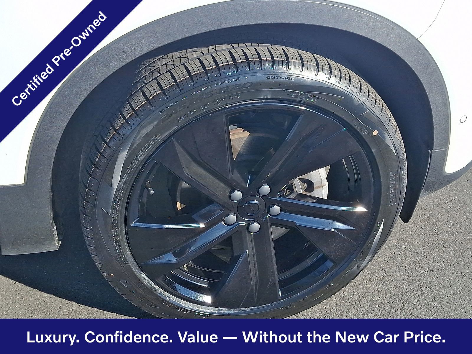 Certified 2023 Volvo XC40 B5 Plus w/ Protection Package Premier image 9