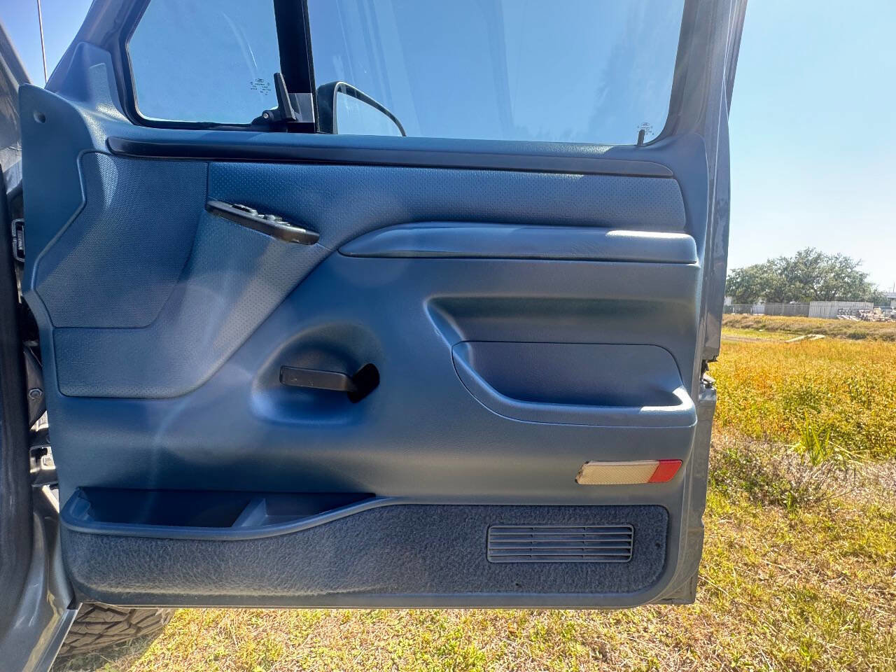 Used 1995 Ford Bronco XLT image 73