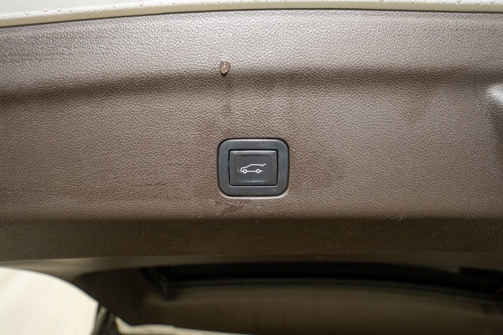 Used 2023 Chevrolet Tahoe LT w/ LT Signature Plus Package image 7