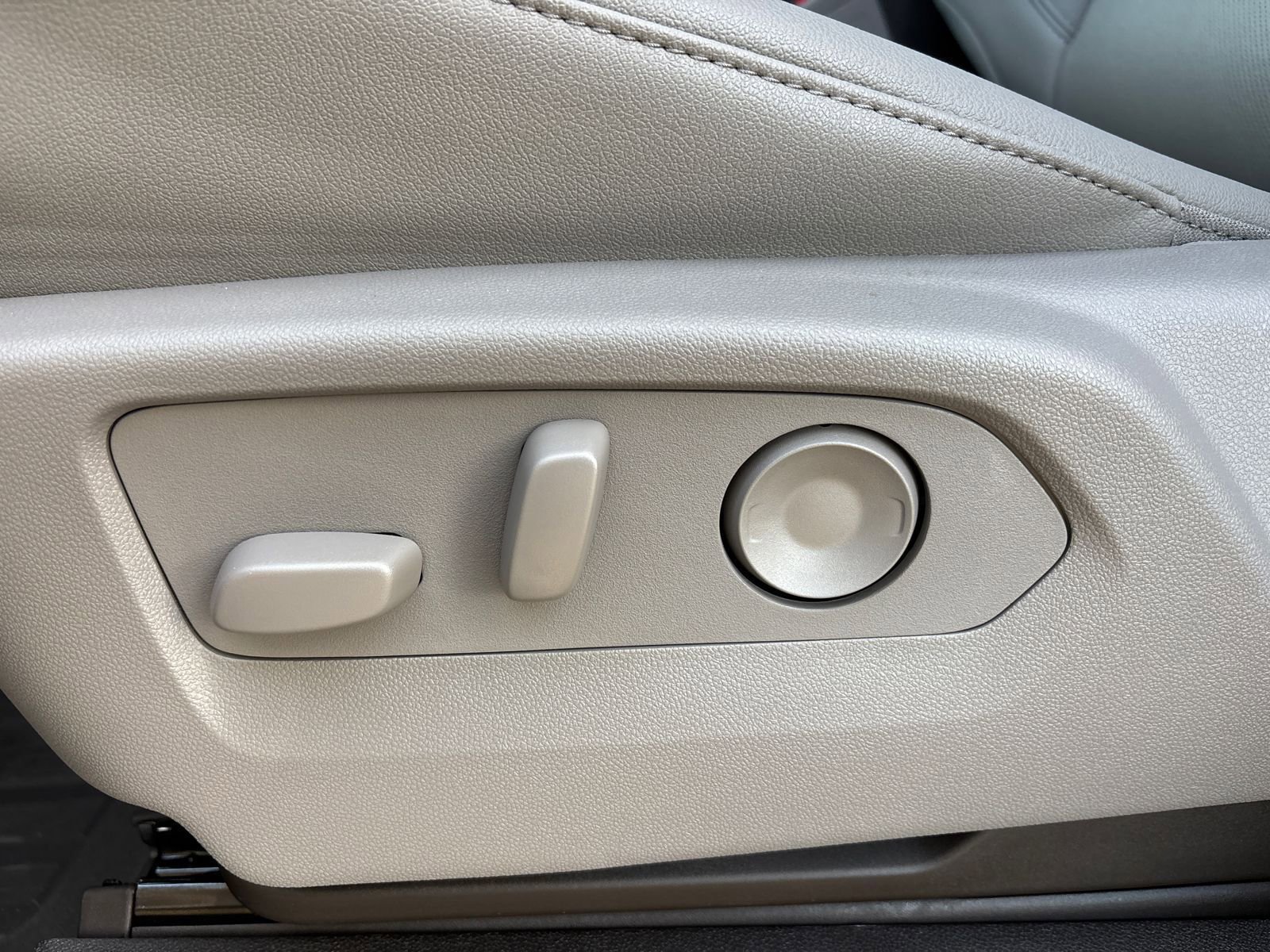 New 2026 GMC Sierra 1500 SLT w/ SLT Premium Plus Package image 25