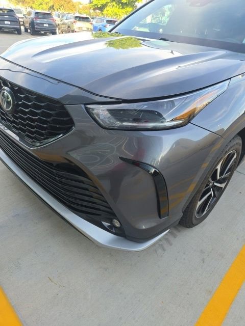 Used 2021 Toyota Highlander XSE image 12
