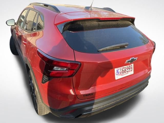 Used 2024 Chevrolet Trax RS w/ Sunroof Package image 6