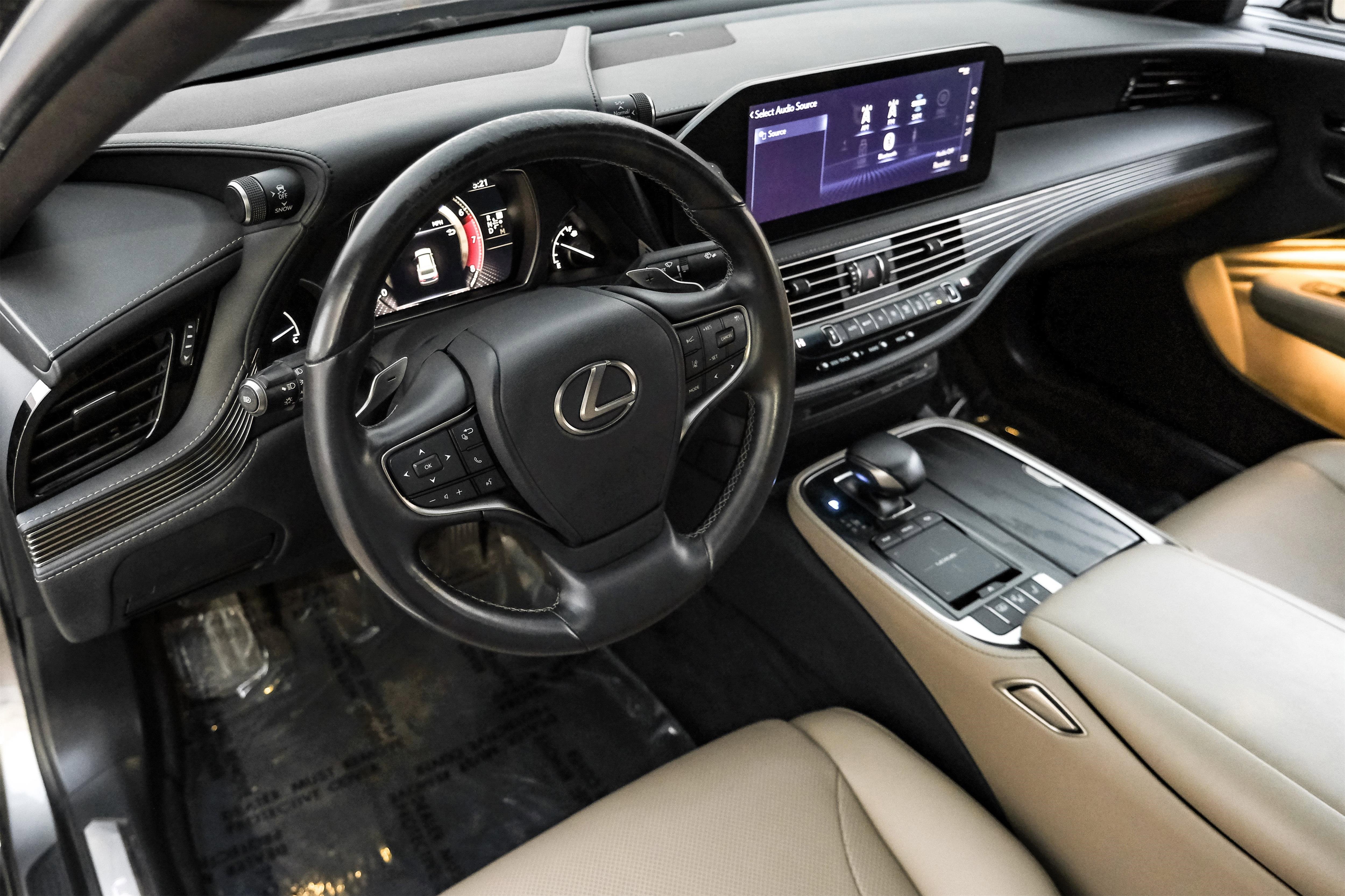 Used 2021 Lexus LS 500 w/ Accessory Package (Z1) image 2