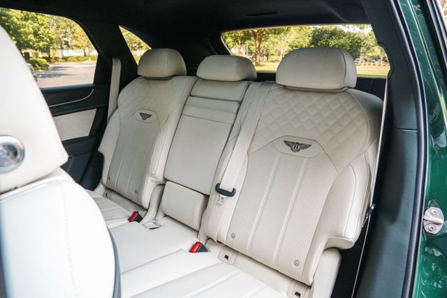 Used 2022 Bentley Bentayga AWD/4WD image 59