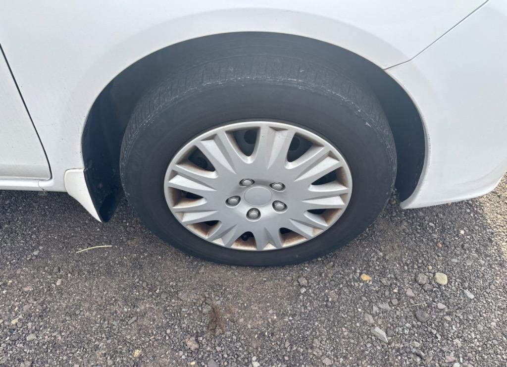 Used 2012 Nissan Versa SV image 10