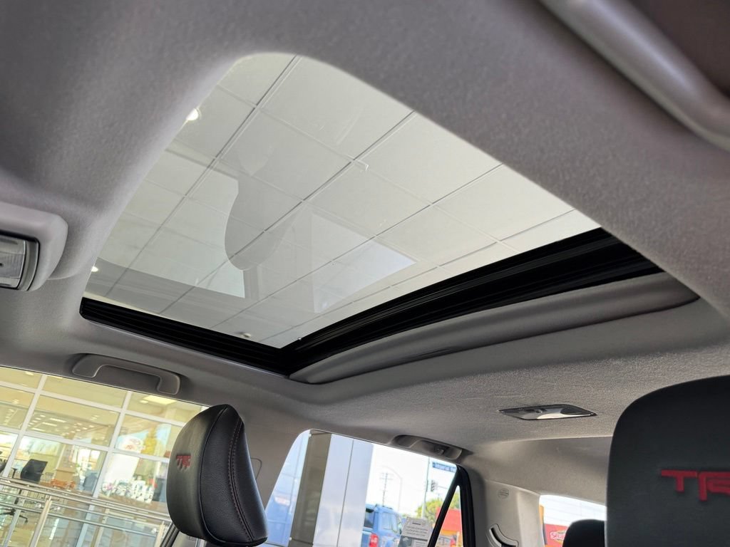 Certified 2021 Toyota 4Runner TRD Off-Road Premium w/ Moonroof Package AWD/4WD image 24