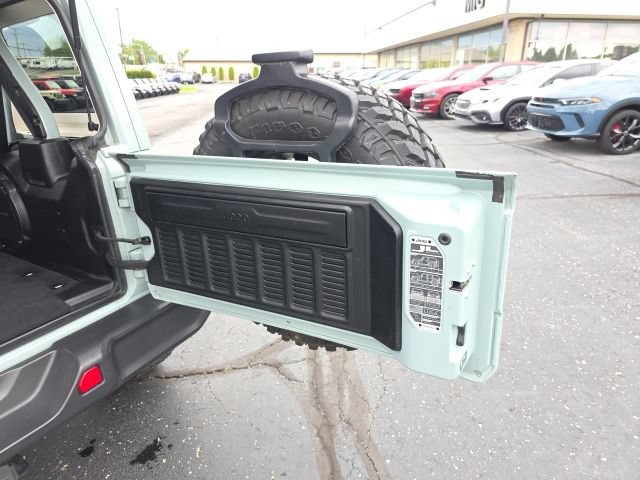 Used 2023 Jeep Wrangler Unlimited w/ Sun & Screen Package AWD/4WD image 41