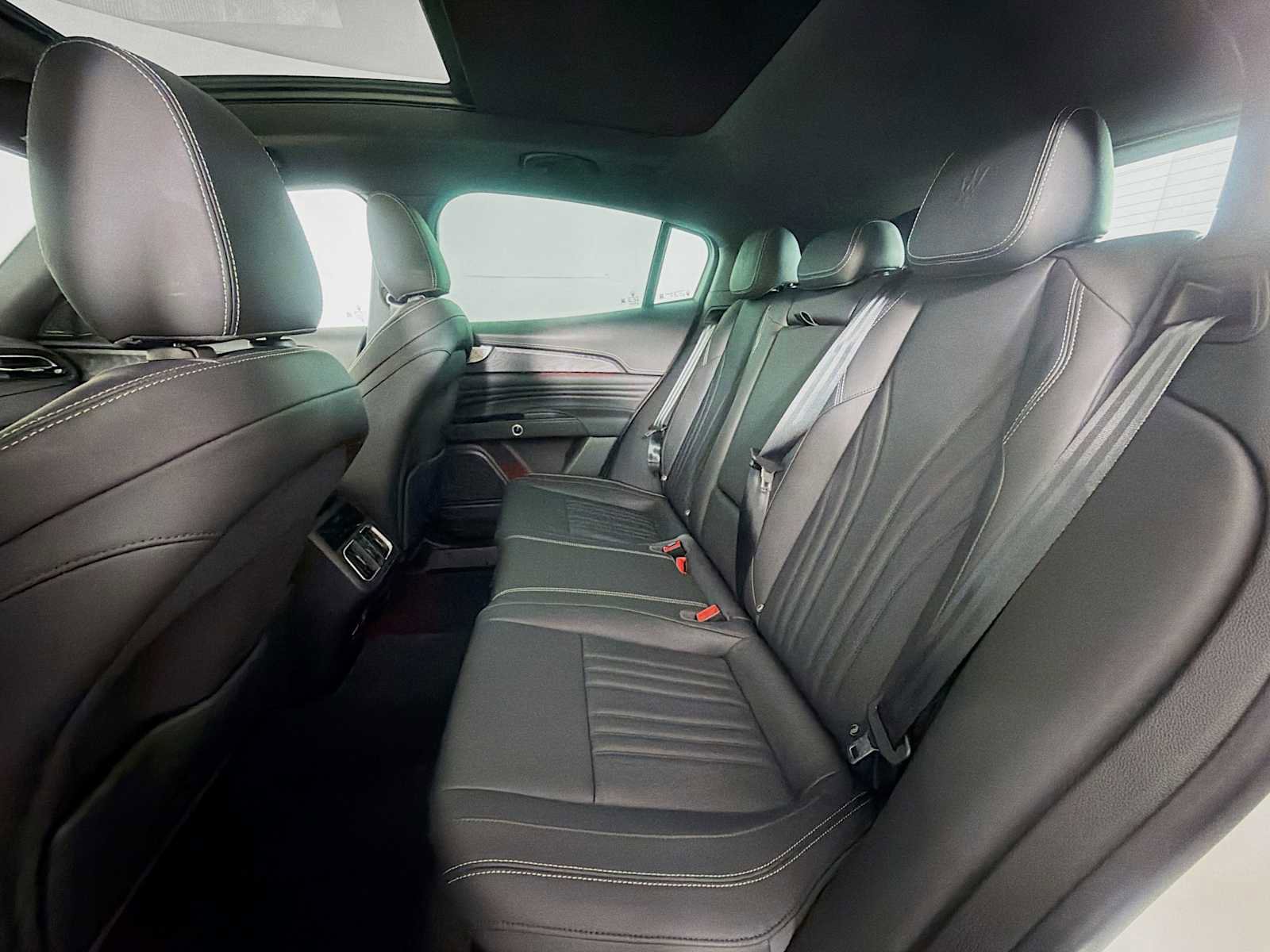 Used 2025 Maserati Grecale Modena image 35