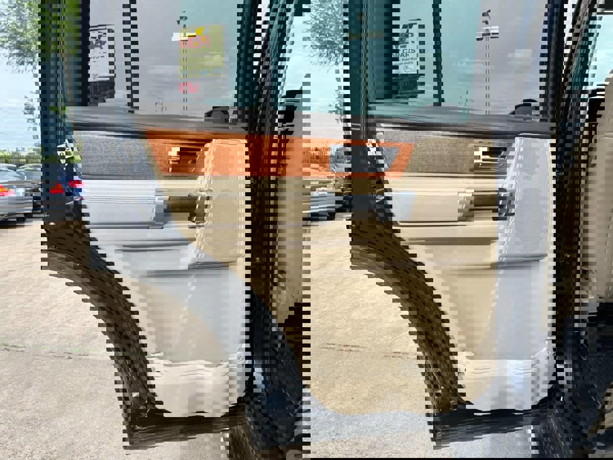 Used 2016 Land Rover LR4 HSE LUX image 30