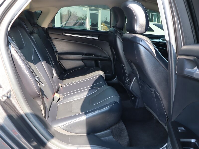 Used 2018 Ford Fusion Titanium AWD/4WD image 6
