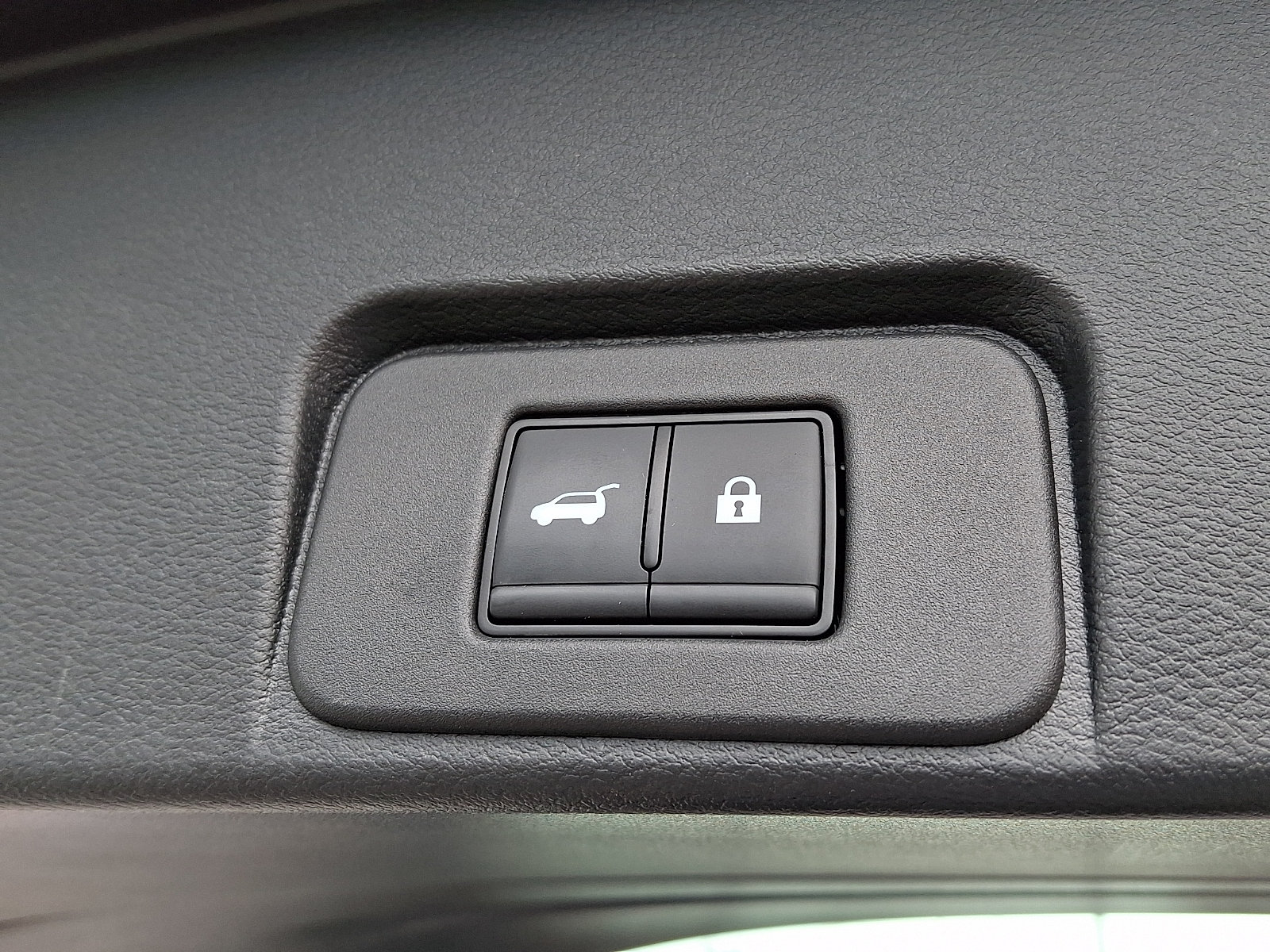 Used 2023 Nissan Rogue SL AWD/4WD image 32