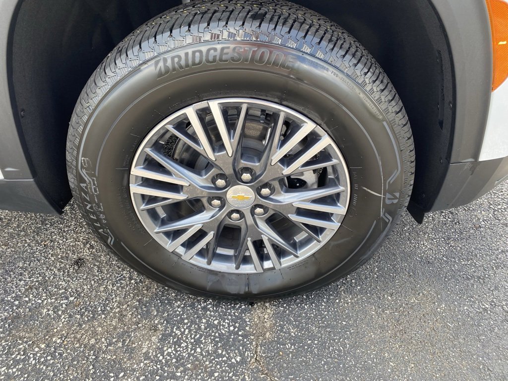 New 2025 Chevrolet Traverse LT image 32