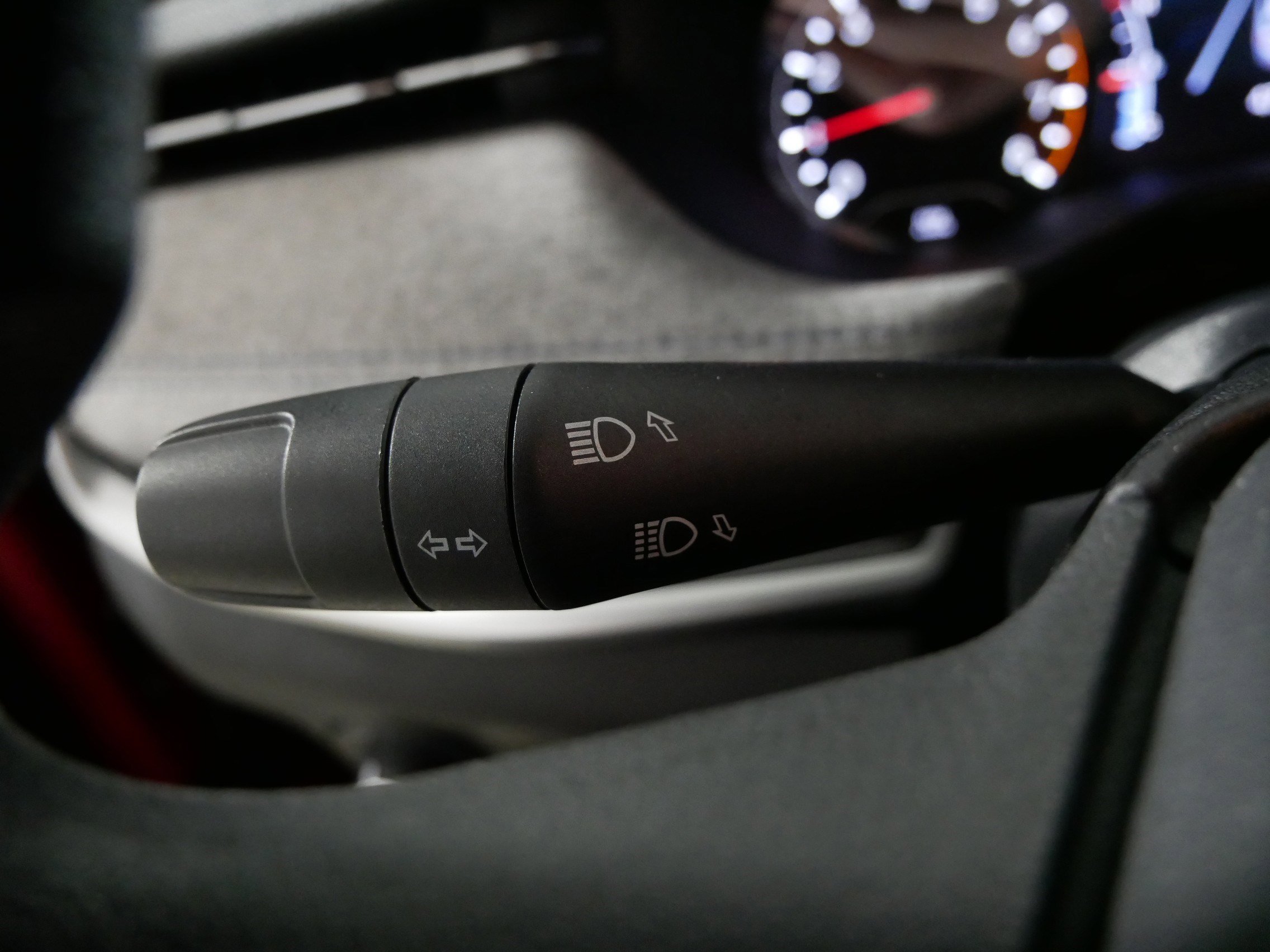 Used 2023 Jeep Compass Sport image 32