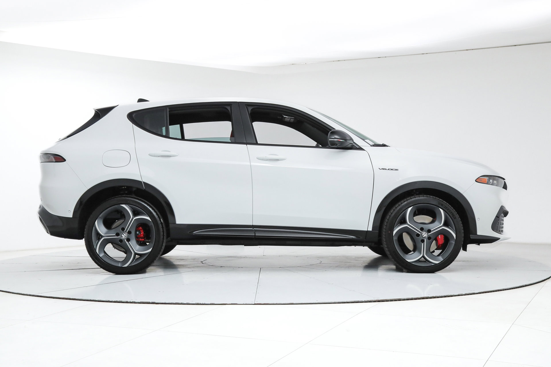 New 2026 Alfa Romeo Tonale Veloce w/ Quick Order Package 23H Volce image 6