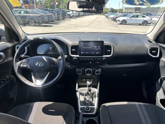 Certified 2024 Hyundai Venue SEL FWD image 16