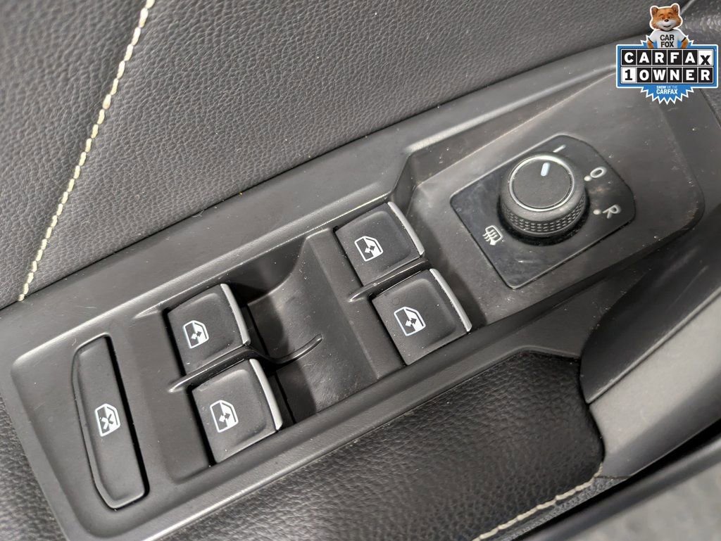 Used 2022 Volkswagen Tiguan SE w/ Panoramic Sunroof Package AWD/4WD image 11