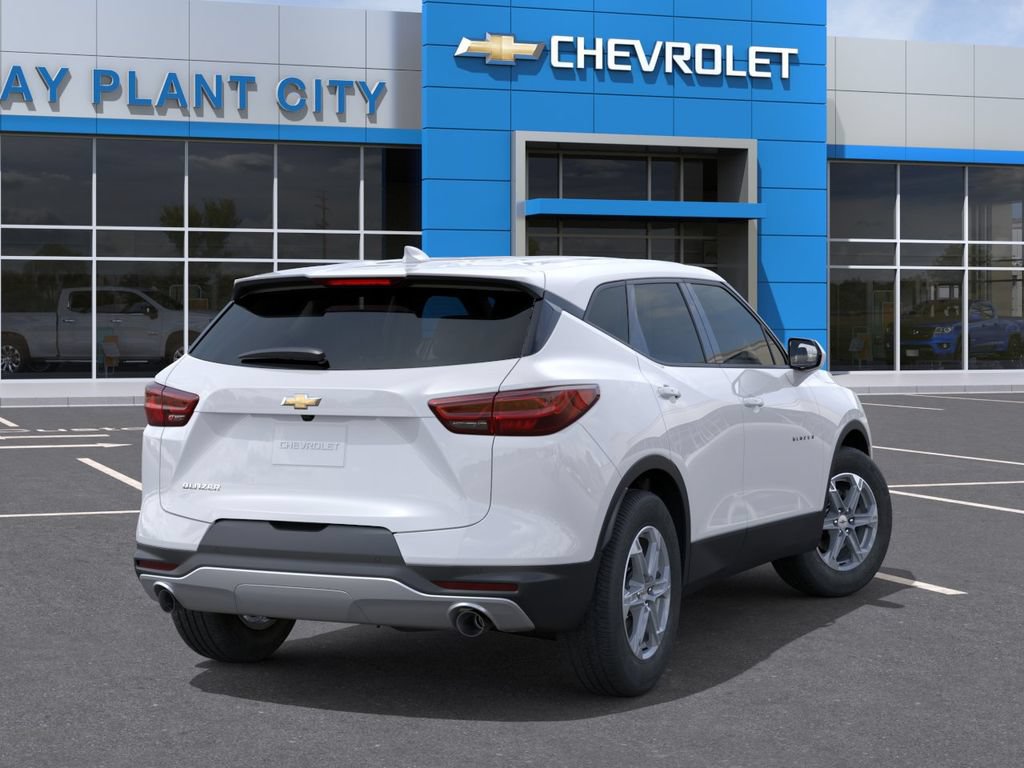 New 2025 Chevrolet Blazer LT w/ Driver Confidence Package FWD image 4