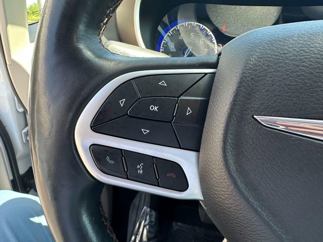 Used 2018 Chrysler Pacifica Touring-L Plus FWD image 13