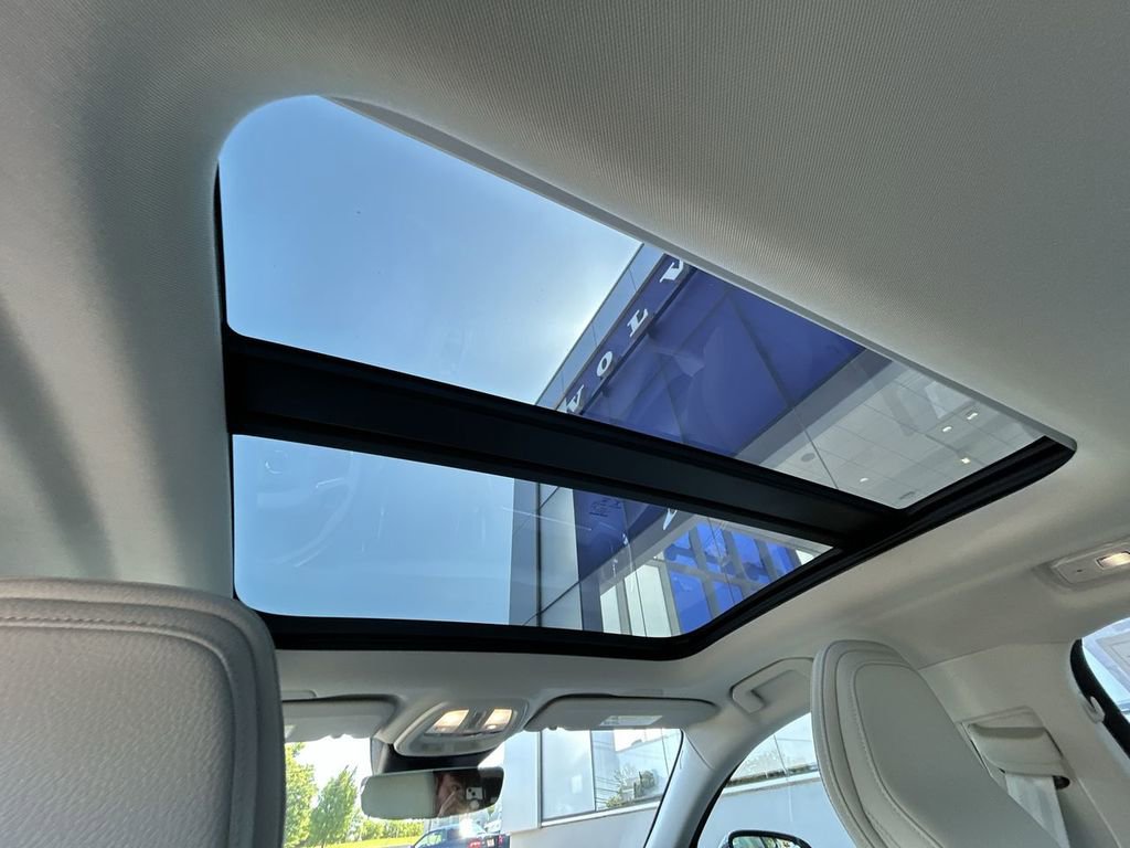 Certified 2023 Volvo S60 B5 Plus w/ Climate Package AWD/4WD image 24