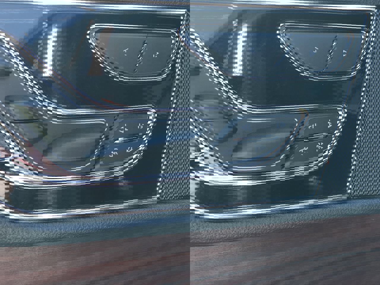 Used 2023 Lincoln Navigator Reserve image 16