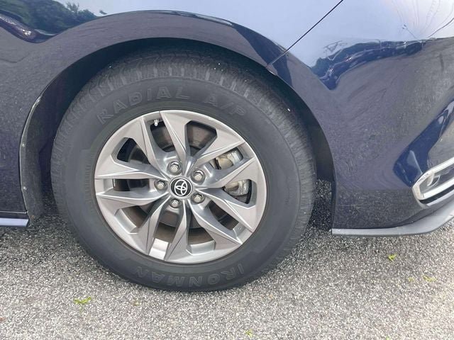 Used 2023 Toyota Sienna XLE FWD image 9