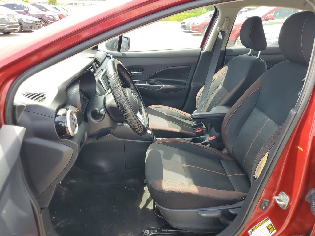 Used 2022 Nissan Versa SR w/ Convenience Package FWD image 9