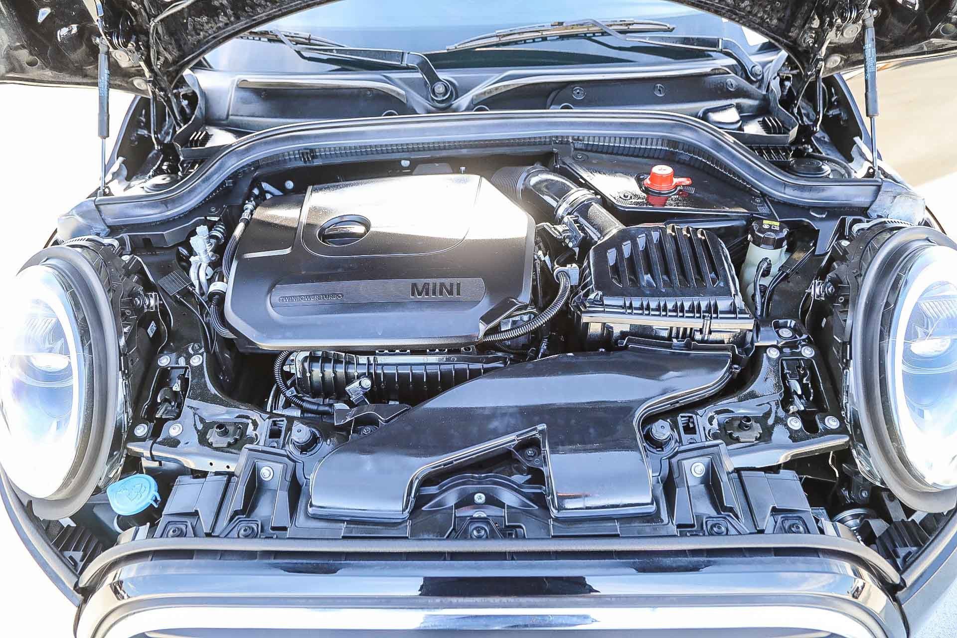 Used 2022 MINI Cooper 4-Door Hardtop image 26