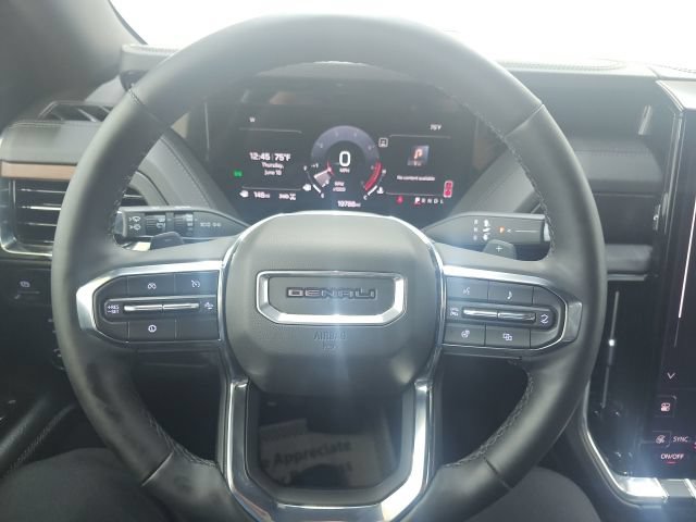 Used 2025 GMC Yukon Denali AWD/4WD image 7