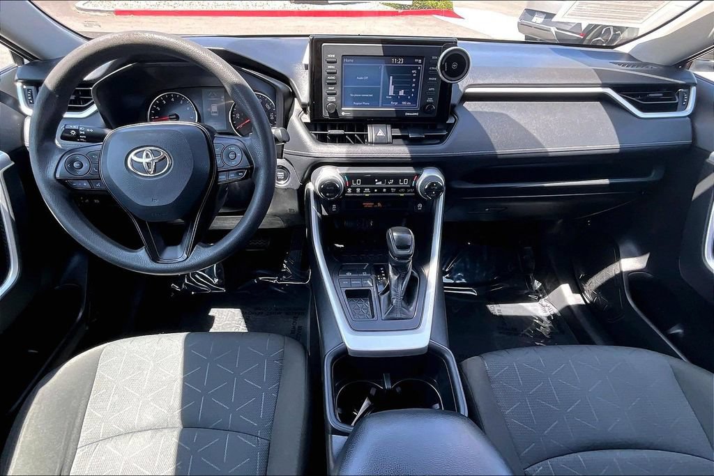 Used 2022 Toyota RAV4 XLE w/ Convenience Package FWD image 11