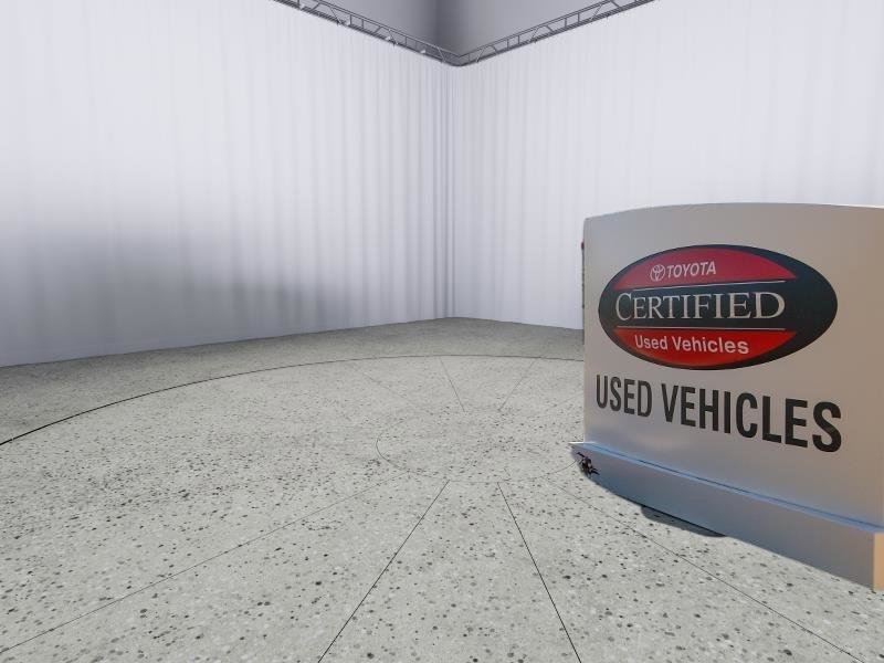 Used 2025 Toyota Sienna XLE w/ XLE Plus Package image 28