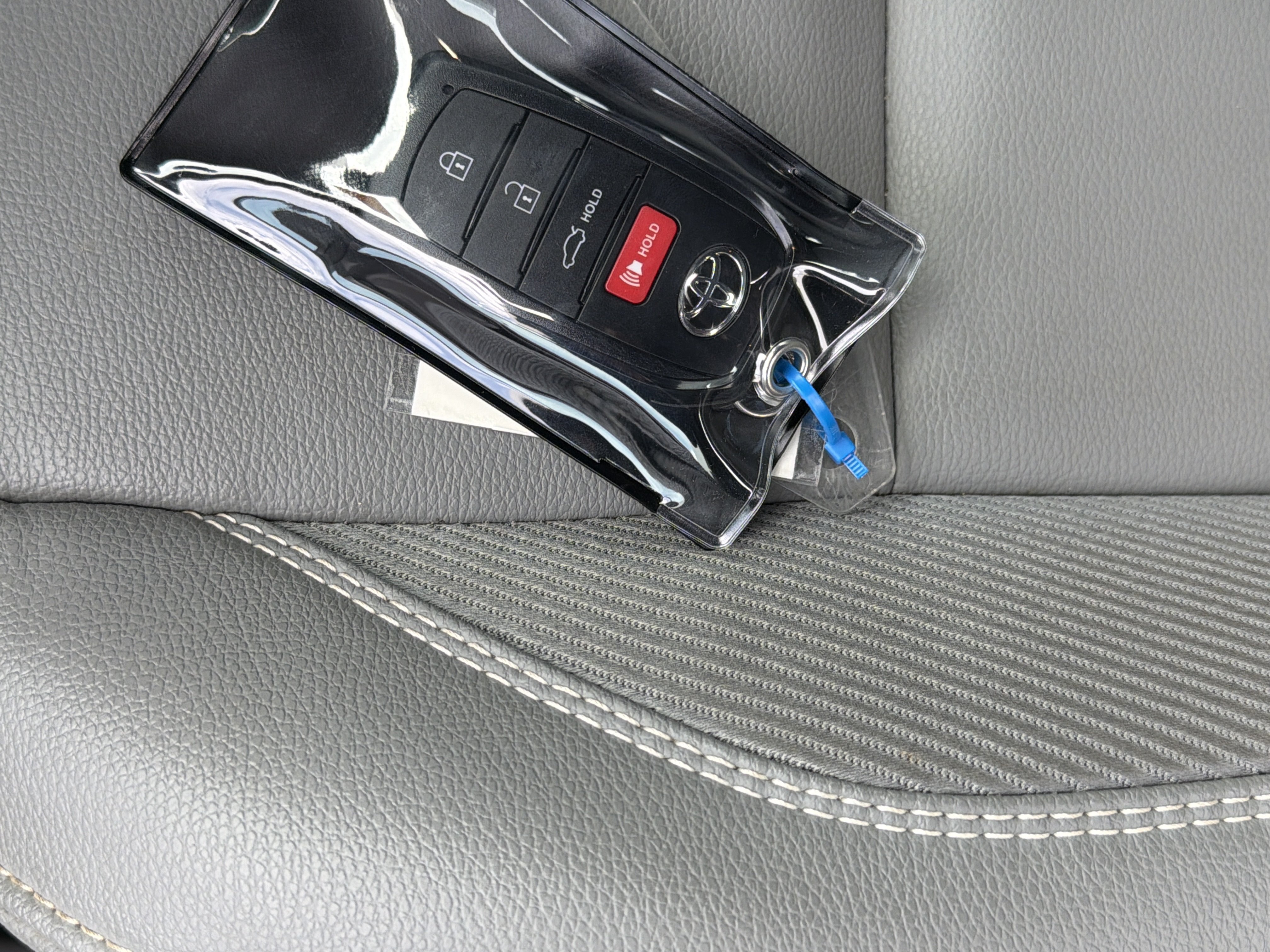 Used 2025 Toyota Camry SE FWD image 37