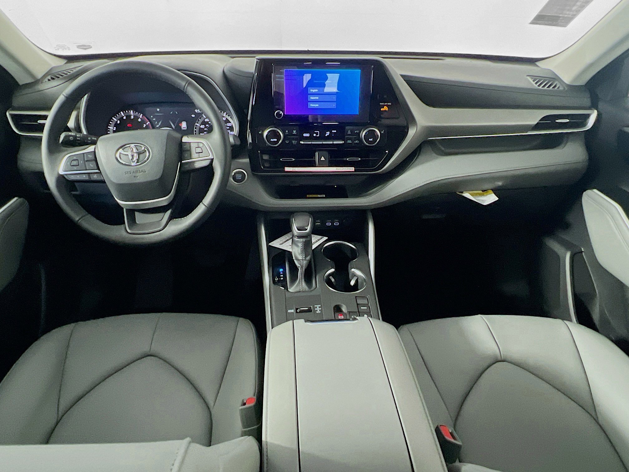 Used 2025 Toyota Highlander XLE image 30