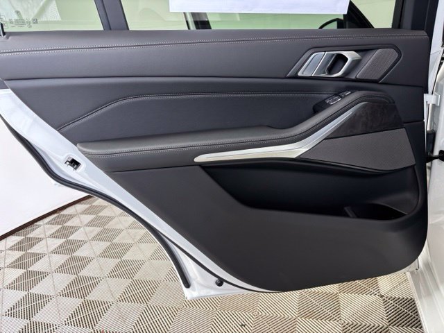 New 2027 BMW X7 xDrive40i AWD/4WD image 17