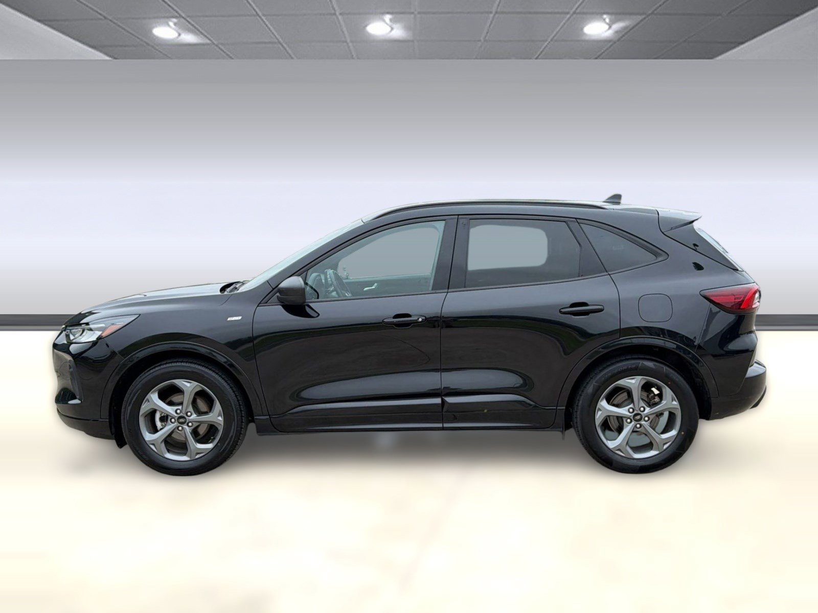 Used 2024 Ford Escape ST-Line w/ Cold Weather Package image 2
