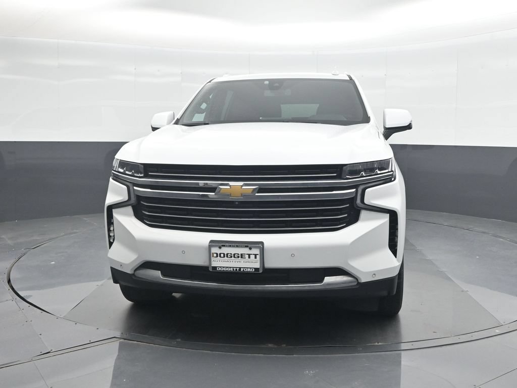 Used 2022 Chevrolet Suburban LT w/ Luxury Package RWD image 5