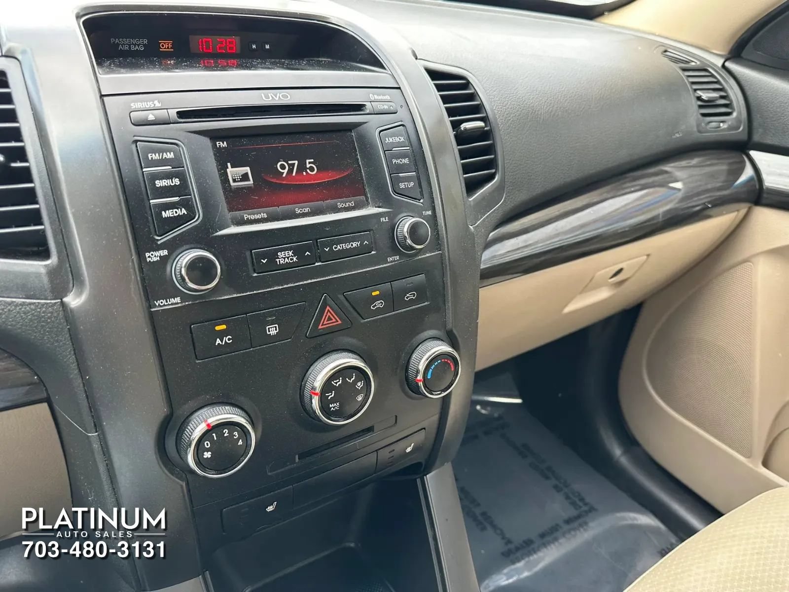Used 2013 Kia Sorento LX w/ Convenience Pkg FWD image 12