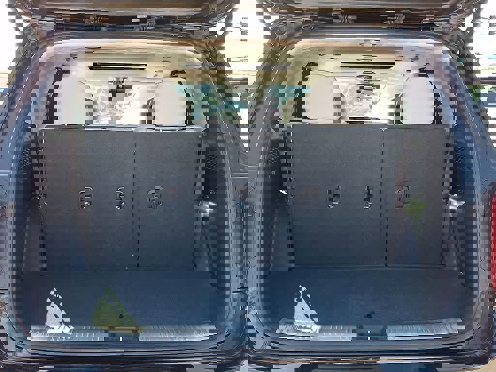 Used 2024 Hyundai Palisade Calligraphy image 32