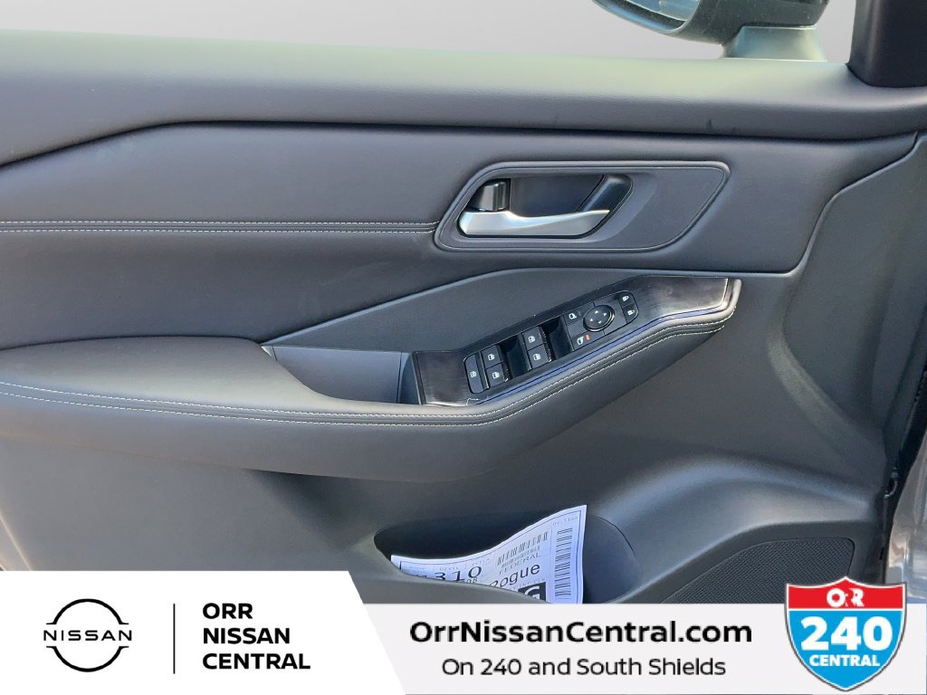 New 2027 Nissan Rogue Dark Armor FWD image 16