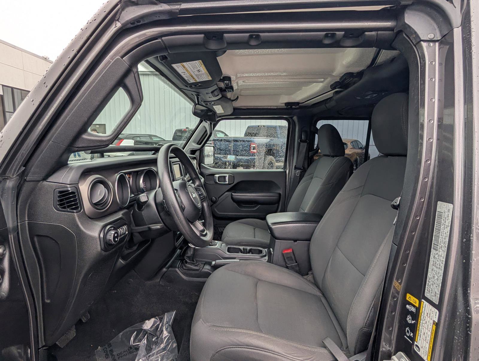 Used 2020 Jeep Gladiator Sport image 14