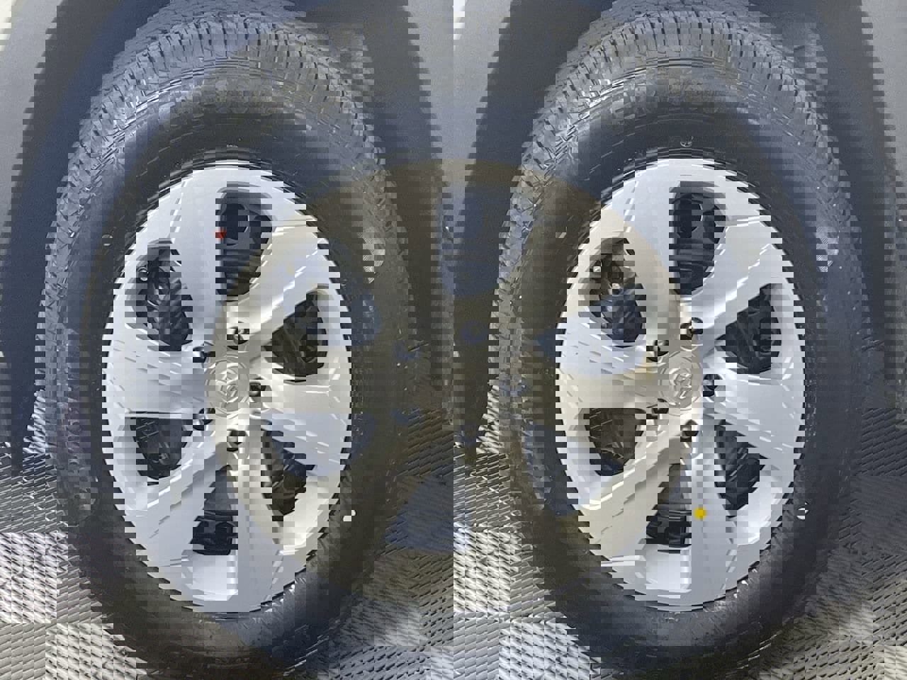 Used 2024 Toyota RAV4 LE image 9