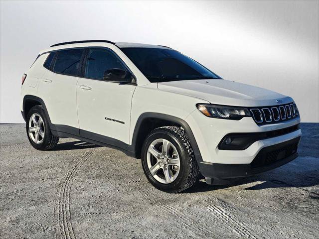 Used 2024 Jeep Compass Latitude w/ Altitude Special Edition AWD/4WD image 7
