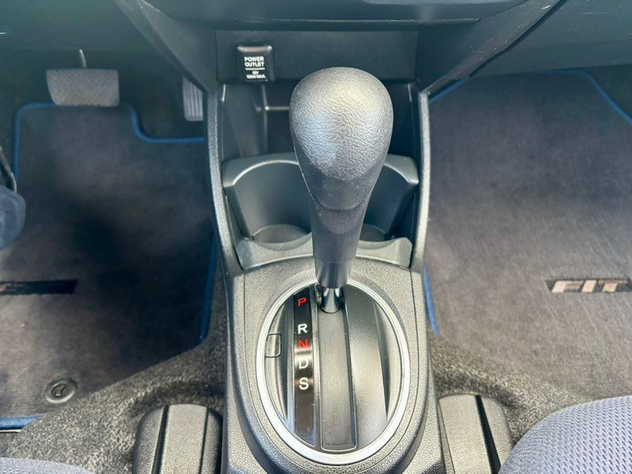 Used 2013 Honda Fit Sport image 22