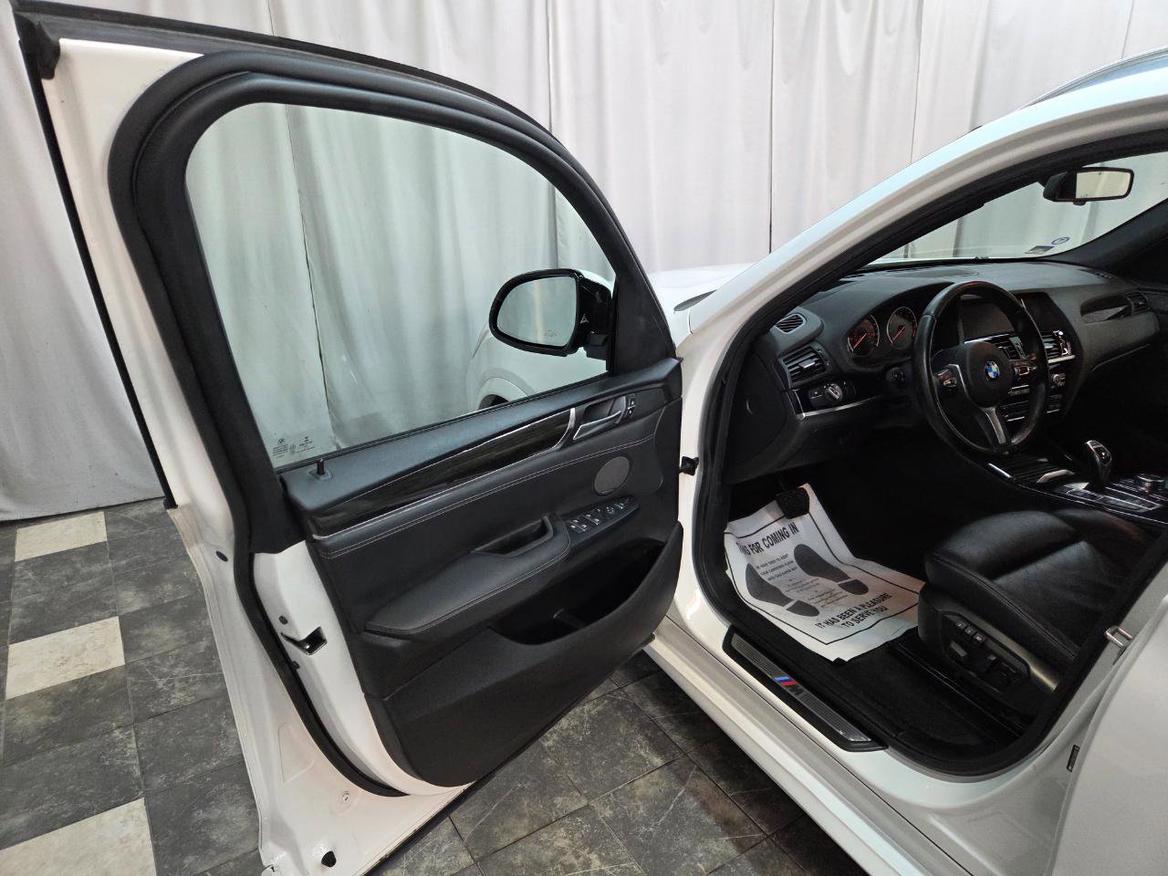 Used 2017 BMW X3 xDrive28i AWD/4WD image 9